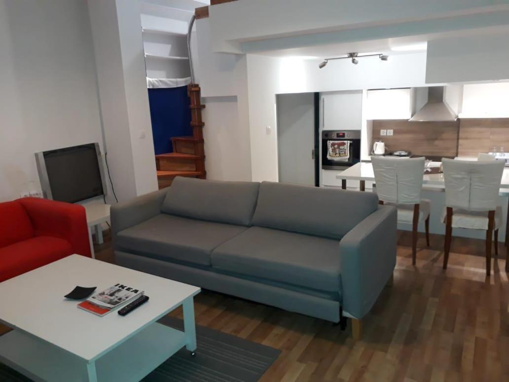 アテネBright Mezzanine Flat With Gardenアパートメント エクステリア 写真